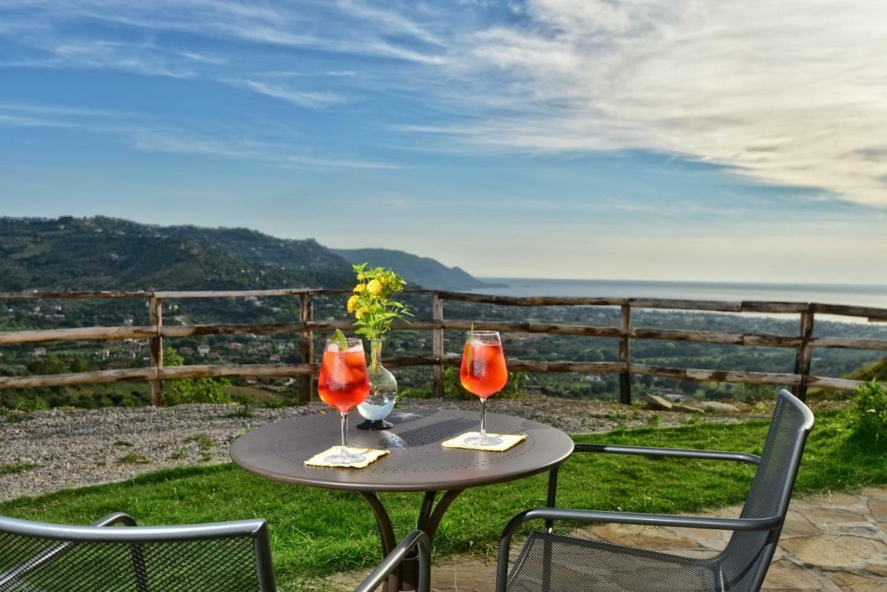 Casa Amigdala Bed & Breakfast Castellabate Exterior photo